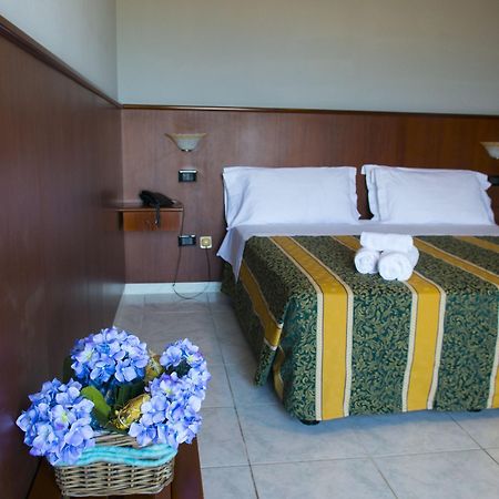 Hotel Dei Pini Porto Empedocle Eksteriør billede